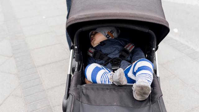 Vì sao người Iceland để trẻ sơ sinh ngủ ngoài trời lạnh giá?